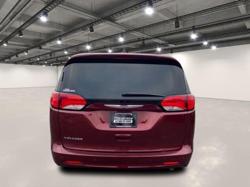 2020 Chrysler Voyager L