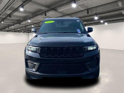 2022 Jeep Grand Cherokee Altitude