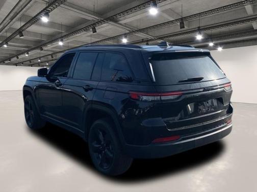 2022 Jeep Grand Cherokee Altitude