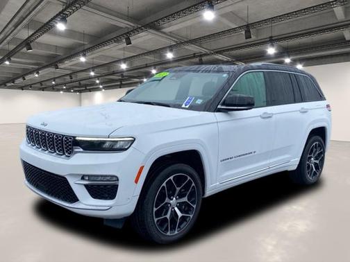 2022 Jeep Grand Cherokee Summit