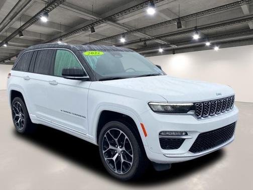 2022 Jeep Grand Cherokee Summit