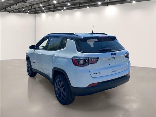 Bright White Clearcoat 2026 Jeep Compass Limited