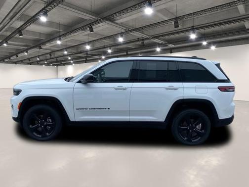 2022 Jeep Grand Cherokee Altitude
