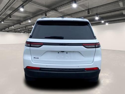 2022 Jeep Grand Cherokee Altitude
