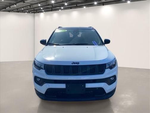 Bright White Clearcoat 2023 Jeep Compass Altitude