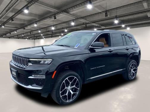 2022 Jeep Grand Cherokee Summit