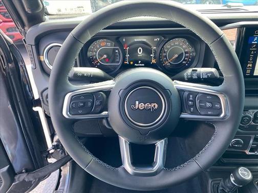 Granite Crystal Clearcoat Metallic 2026 Jeep Wrangler Sahara