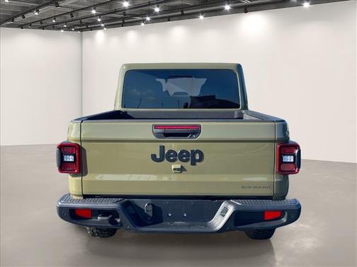 41 2025 Jeep Gladiator Sport
