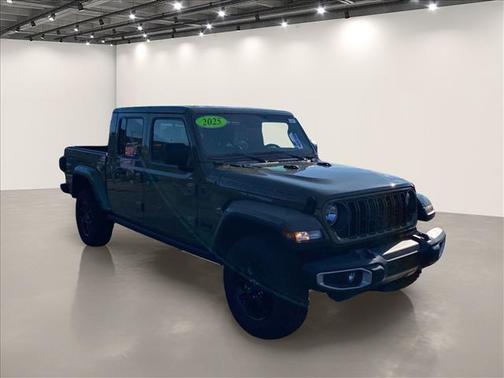 41 2025 Jeep Gladiator Sport