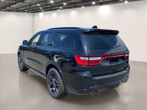 DB Black Crystal Clearcoat 2026 Dodge Durango GT Plus HEMI V8