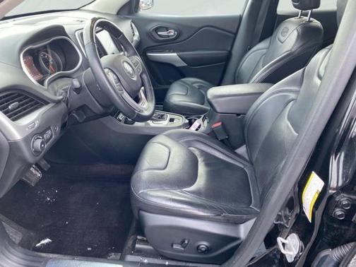 2017 Jeep Cherokee Overland