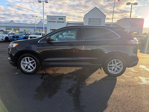 Black Metallic 2024 Ford Edge SEL