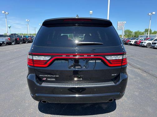 DB Black Crystal Clearcoat 2026 Dodge Durango GT
