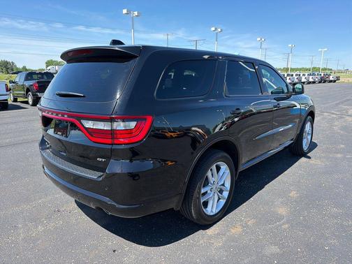 DB Black Crystal Clearcoat 2026 Dodge Durango GT