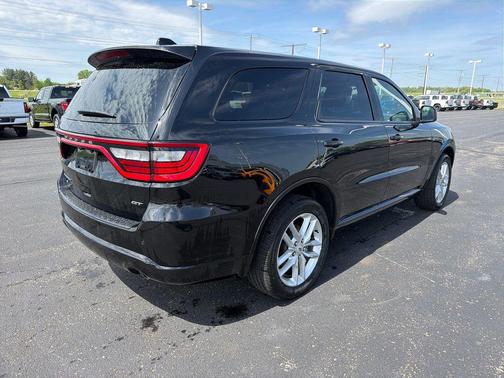 DB Black Crystal Clearcoat 2026 Dodge Durango GT