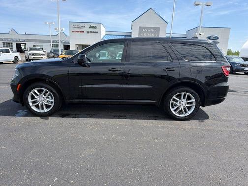 DB Black Crystal Clearcoat 2026 Dodge Durango GT