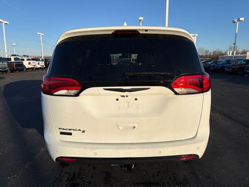 2019 Chrysler Pacifica Touring-L