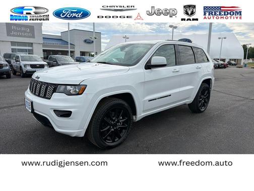 Bright White Clearcoat 2022 Jeep Grand Cherokee WK Laredo