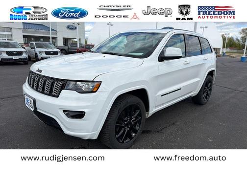 Bright White Clearcoat 2022 Jeep Grand Cherokee WK Laredo
