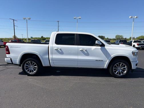 Bright White Clearcoat 2022 RAM 1500 Laramie