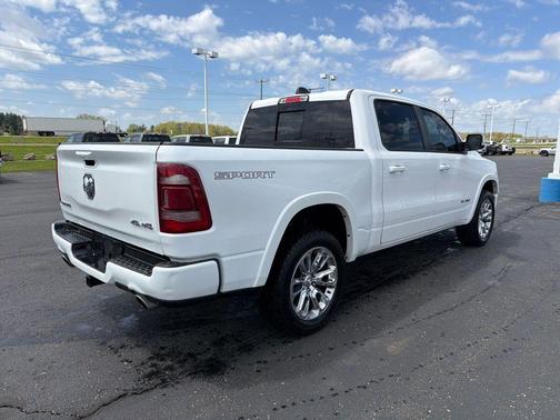 Bright White Clearcoat 2022 RAM 1500 Laramie