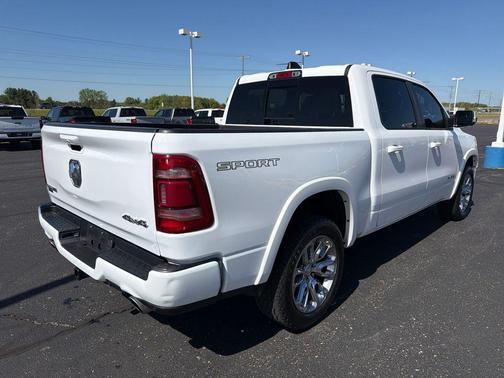 Bright White Clearcoat 2022 RAM 1500 Laramie