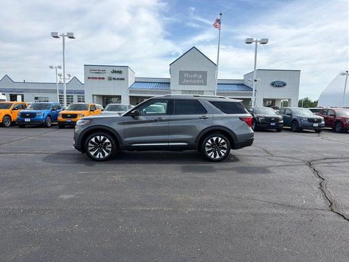 Gray Metallic 2026 Ford Explorer Platinum