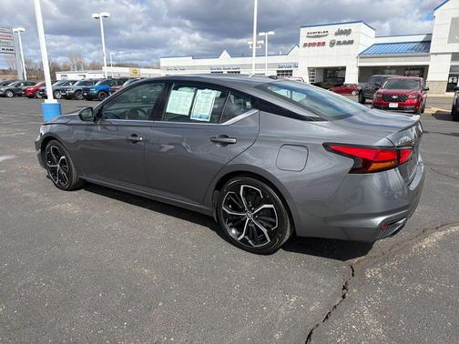 2025 Nissan Altima SR