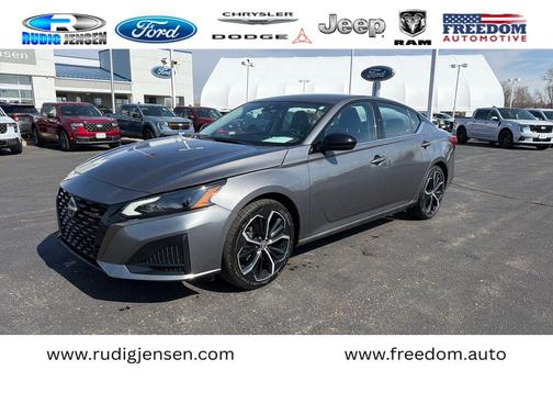 2025 Nissan Altima SR