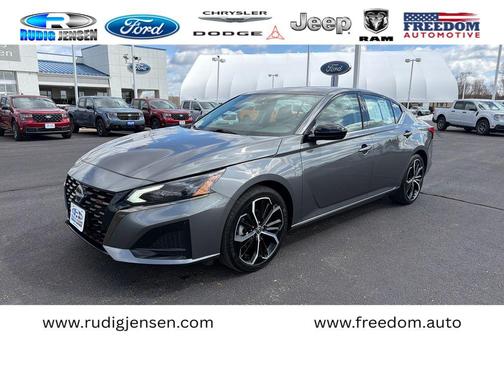 2025 Nissan Altima SR