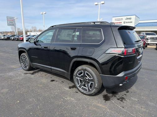 Diamond Black 2026 Jeep Cherokee LAREDO/LIMITED