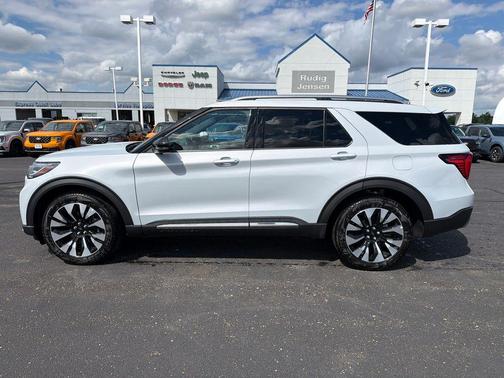 White Metallic 2026 Ford Explorer Platinum