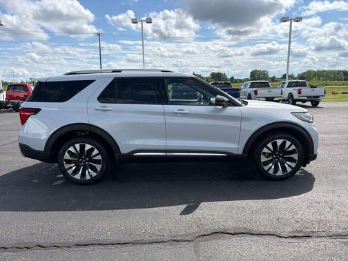 White Metallic 2026 Ford Explorer Platinum