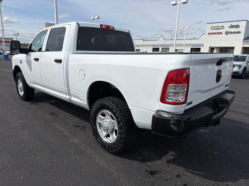 Bright White Clearcoat 2024 RAM 3500 Tradesman