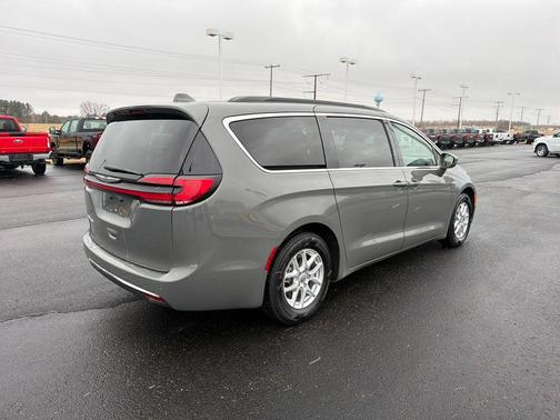 2022 Chrysler Pacifica Touring-L