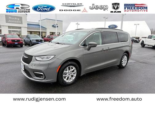 2022 Chrysler Pacifica Touring-L