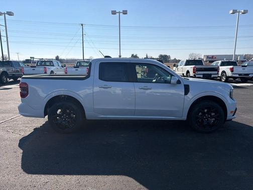 2026 Ford Maverick Lobo Standard