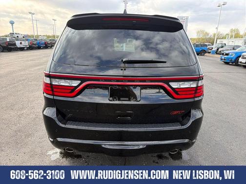 DB Black Crystal Clearcoat 2026 Dodge Durango GT Plus HEMI V8