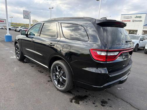DB Black Crystal Clearcoat 2026 Dodge Durango GT Plus HEMI V8
