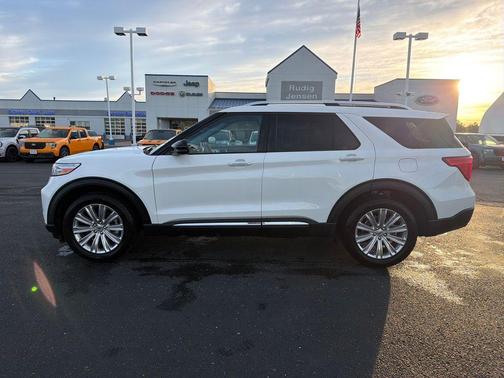White Metallic 2023 Ford Explorer Limited