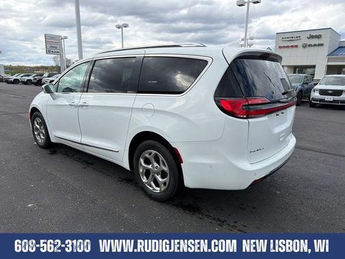 Bright White Clearcoat 2021 Chrysler Pacifica Limited