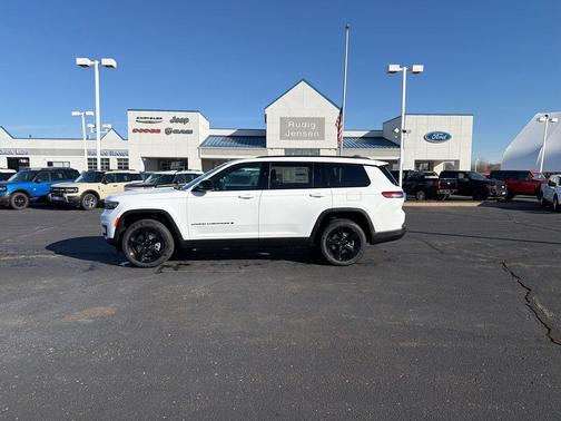 2025 Jeep Grand Cherokee L Laredo