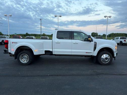 White 2024 Ford F-450 Lariat