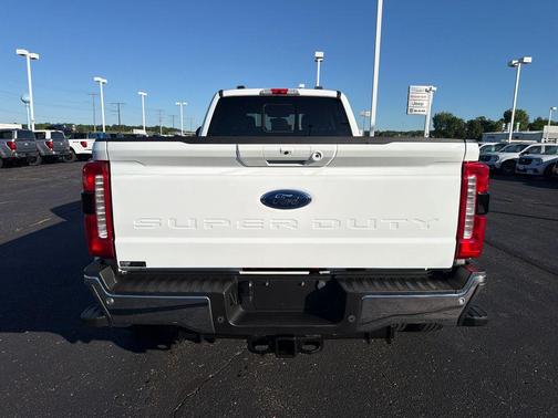 Oxford White 2024 Ford F-450 Lariat