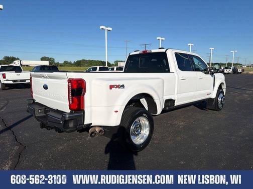 Oxford White 2024 Ford F-450 Lariat