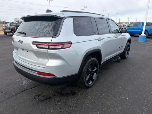 Silver Zynith 2026 Jeep Grand Cherokee L Limited