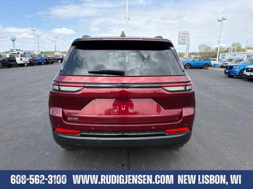 Velvet Red Pearlcoat 2025 Jeep Grand Cherokee Laredo