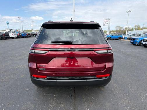 Velvet Red Pearlcoat 2025 Jeep Grand Cherokee Laredo