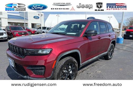Velvet Red Pearlcoat 2025 Jeep Grand Cherokee Laredo