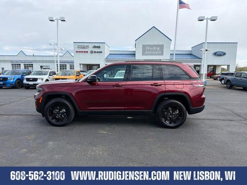 Velvet Red Pearlcoat 2025 Jeep Grand Cherokee Laredo